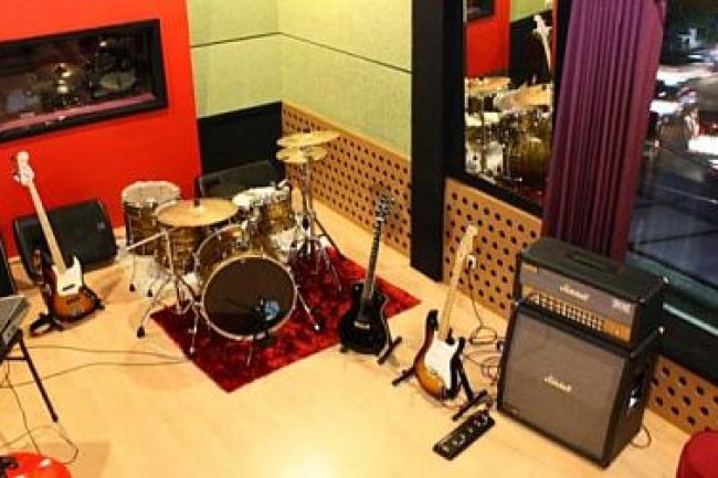 Membangun Studio Musik Profesional: Langkah-Langkah dan Rencana Anggaran