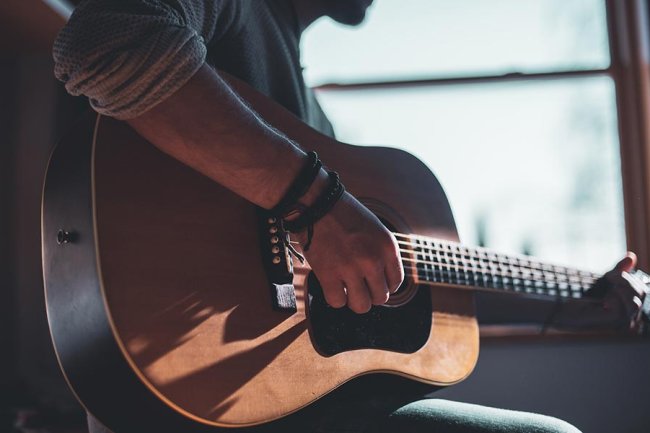 Bergabung dengan Label atau Tetap Independen? Keputusan Besar dalam Karier Musik