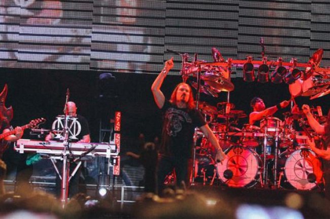 Mengelola Hubungan dengan Penggemar: Strategi untuk Meningkatkan Keterlibatan