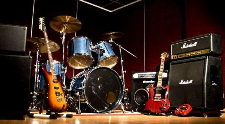 Penggunaan Media Sosial (Facebook, Instagram, TikTok, Twitter) dalam Pemasaran Kedai Muzik