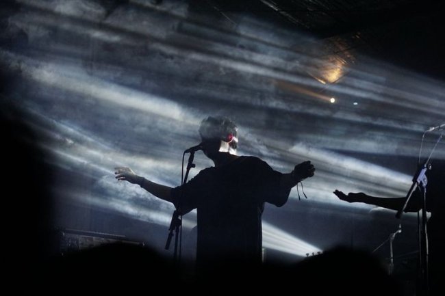 Mendalami Proses Kreatif Tulus dalam Menulis dan Menciptakan Musik