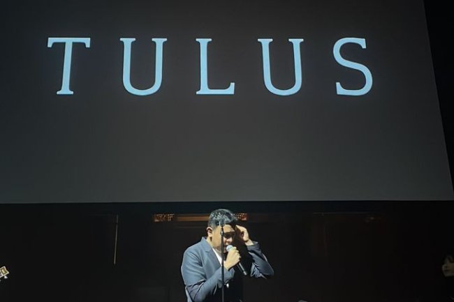 Tulus: Kolaborasi-Kolaborasi Menarik yang Mewarnai Karirnya