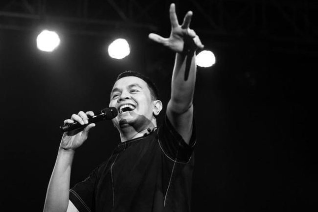 Tulus dalam Media Sosial: Membangun Hubungan dengan Penggemar