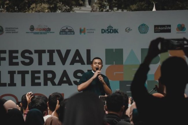 Festival Literasi Musisi Tulus 2019: Perayaan Sastra dan Musik di Gedung Sate Bandung