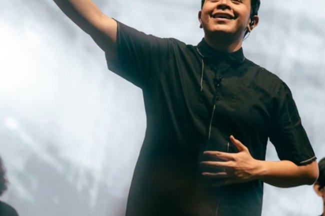 1000 Tahun Lamanya” dari Tulus: Lagu tentang Kesetiaan yang Tak Terbatas oleh Waktu