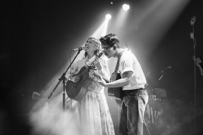 Momen Manis Dere di Hora Fest 2024: Konser yang Menghangatkan Hati