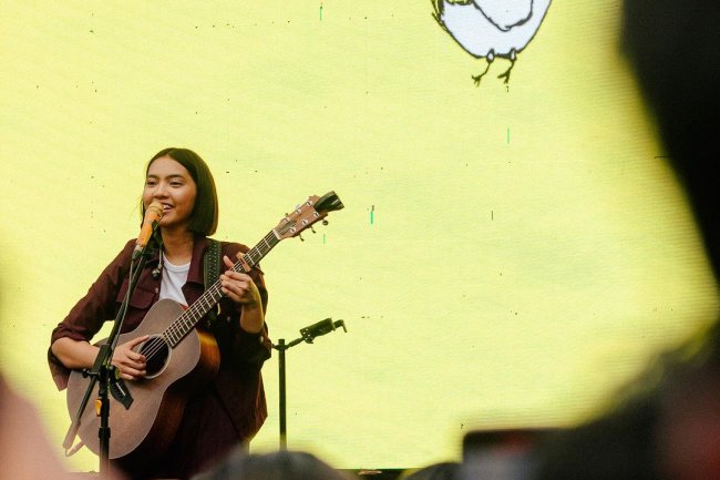 Makna Lagu "Rubik" oleh Dere: Menavigasi Hidup yang Acak dan Penuh Tantangan