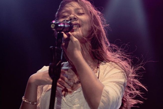 Lagu-Lagu Nadin Amizah yang Cocok untuk Merenung