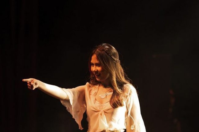 Kesederhanaan yang Memikat dari Nadin Amizah