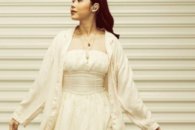 Menggenggam Rindu dan Kesedihan dalam 'Hormat kepada Angin' Karya Nadin Amizah