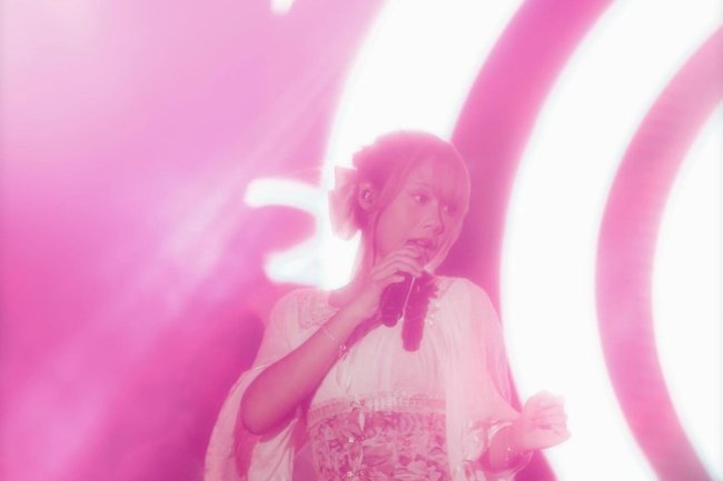 Menggali Makna Mendalam dalam Lagu "Mendarah" oleh Nadin Amizah