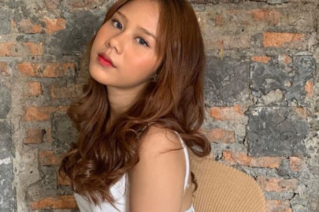 Kereta yang Terlalu Cepat: Refleksi Mengenai Waktu, Cinta, dan Ketidakpastian