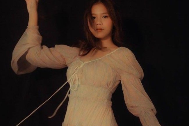 "Teralih [Aero's Tape]": Menggambarkan Kehilangan Kendali dalam Kehidupan Melalui Kolaborasi Nadin Amizah dan Matter Halo