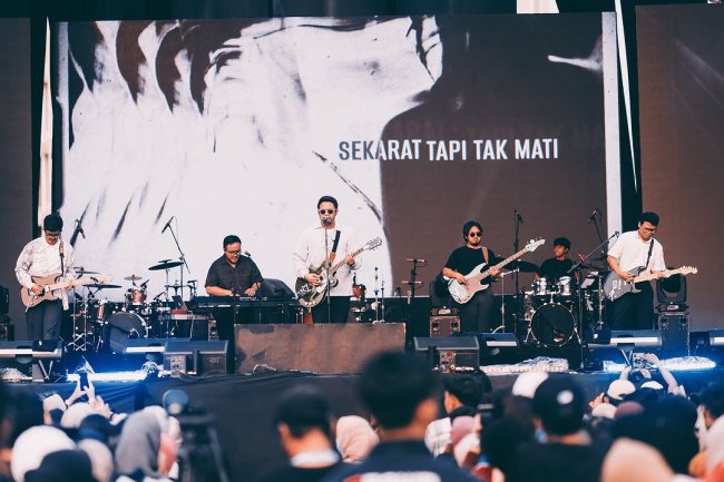 Nadhif Basalamah: Perpaduan Talenta dan Dedikasi di Dunia Musik