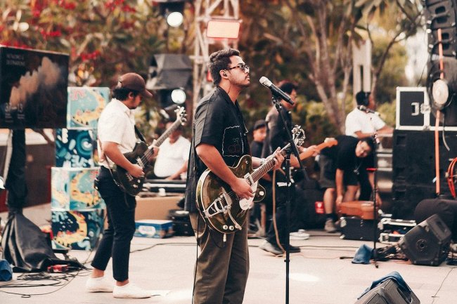 Kolaborasi Terbaik Nadhif Basalamah dengan Musisi Lain