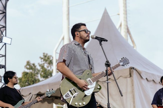 Nadhif Basalamah: Musisi yang Menghargai Keaslian dan Keterbukaan dalam Berkarya