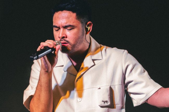 Penuh: Menemukan Keindahan dalam Perjalanan Cinta