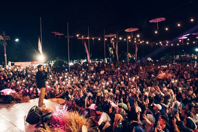 "Without Me: Ketika Cinta Berakhir dan Kepedihan Menghantui Karya Nadhif Basalamah"