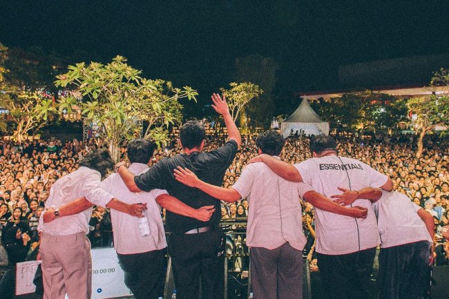 "Never Let You Go" – Sebuah Curahan Perasaan tentang Cinta dan Penyesalan