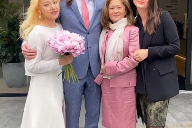 Melankolia dalam Lirik ‘Say Something’ yang Dinyanyikan Jasmine Thompson