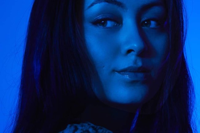 Menyelami Lirik ‘Everybody Hurts’ oleh Jasmine Thompson