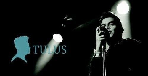 Rilis Album Debut: Album pertama Tulus yang berjudul Tulus dirilis pada 2011