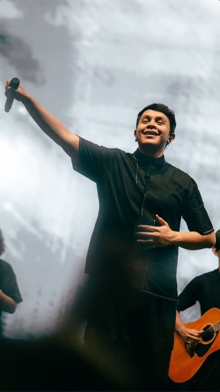 1000 Tahun Lamanya” dari Tulus: Lagu tentang Kesetiaan yang Tak Terbatas oleh Waktu