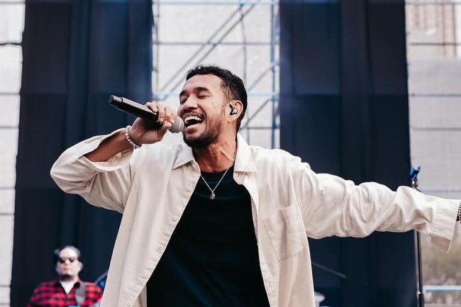 Teddy Adhitya: Menemukan Kebebasan dalam Berkarya