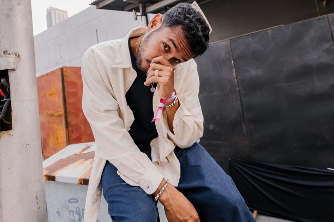 Menyusuri Kisah di Balik Album-Albumnya Teddy Adhitya