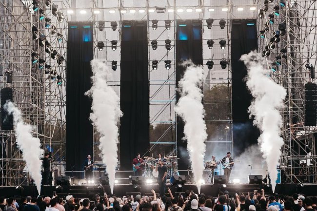 Kisah Perjalanan Spiritual dalam Lagu Teddy Adhitya