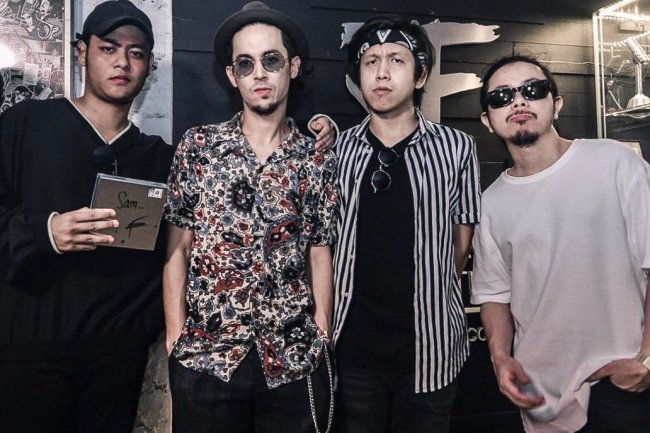 Melodi yang Menyentuh Hati dalam Lirik "Selamanya Cinta"