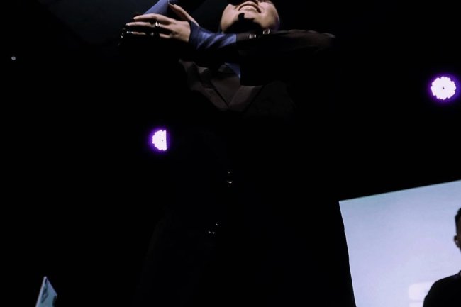 Intro: Camellia" dari Sivia Azizah: Menggambarkan Cinta yang Tulus dan Luar Biasa