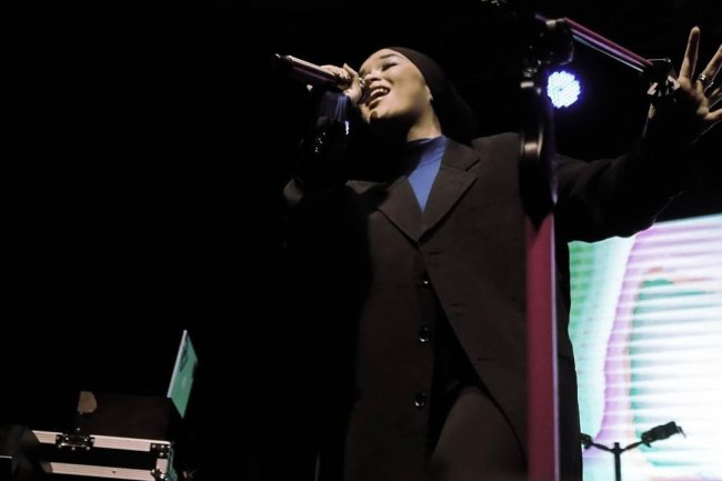 Lagu 'Old Love' Sivia Azizah: Ketidakpastian dan Pengulangan Cinta Lama