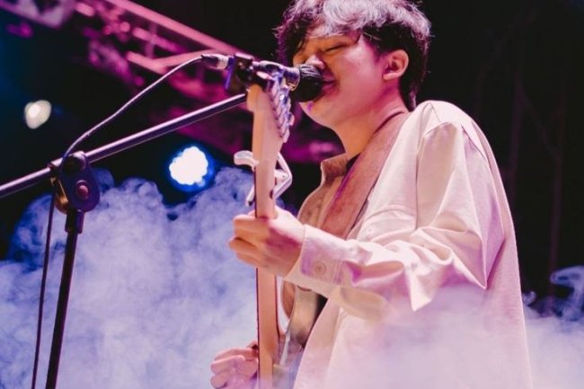 "If U Could See Me Cryin' in My Room" oleh Arash Buana dan Raissa Anggiani