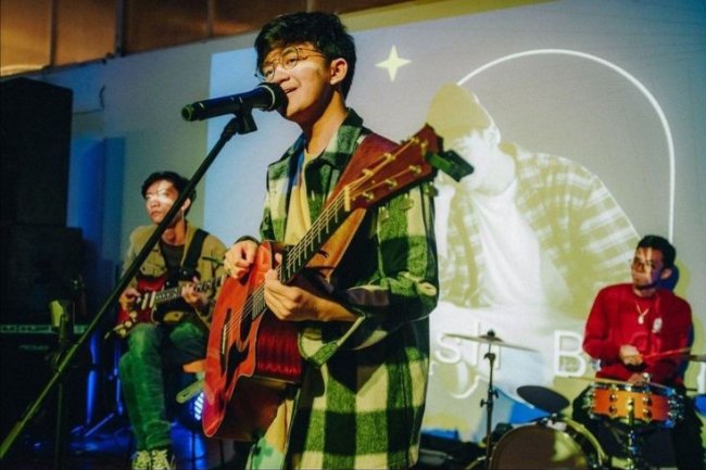 Lagu-Lagu Populer Arash Buana yang Wajib Kamu Dengar