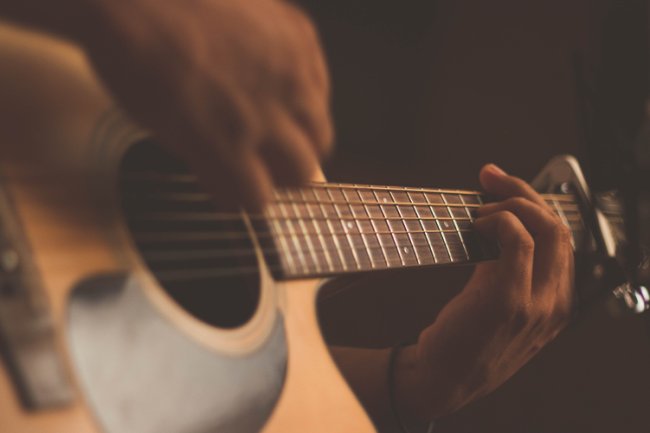 Persembahan Cinta: Lagu 'Nak' untuk Semua Ayah di Dunia