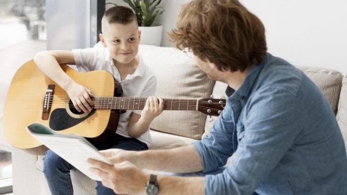 Rayakan Hari Ayah dengan Mendengarkan Lagu 'Nak'