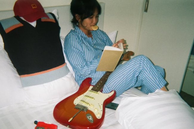 Aksaraku" dari T.RUCIRA: Sebuah Kisah Tentang Keberanian dan Ungkapan Cinta