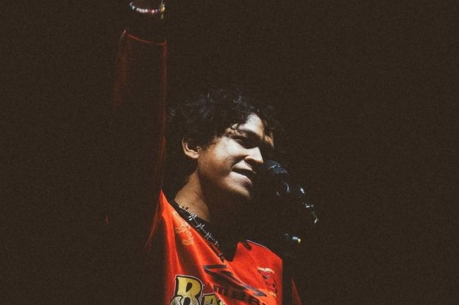 Eksplorasi Genre dalam Karya Hindia