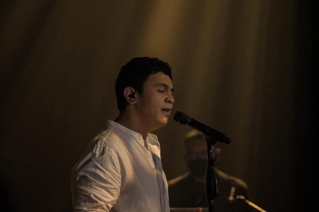 Mengungkap Pesona Lirik-Lirik Mendalam dalam Lagu-Lagu Tulus