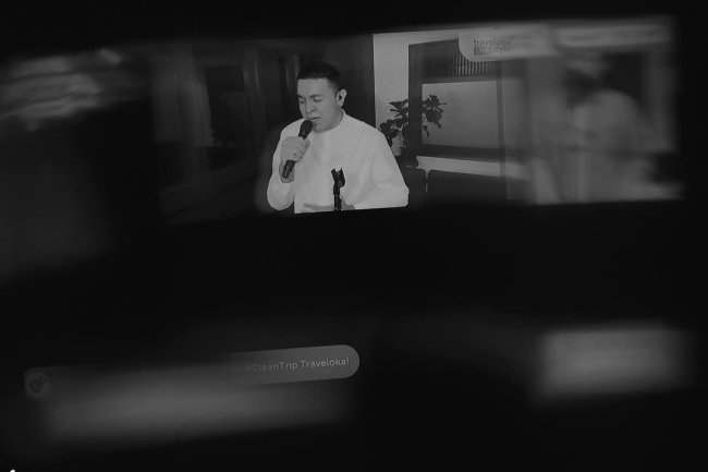 Tulus dan Kemampuan Menghadirkan Suasana Romantis dalam Setiap Lagu