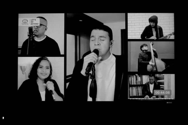 Mengenal Lebih Dekat Sosok Tulus di Balik Lirik Lagu yang Mengharukan