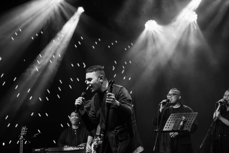 Tulus: Membangun Citra Positif Melalui Musik dan Lirik yang Bermakna