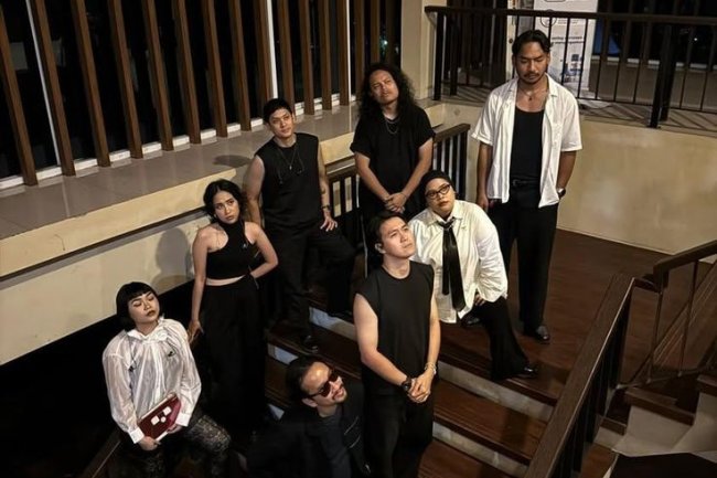 Perbandingan .Feast dan Hindia: Gaya dan Misi yang Berbeda