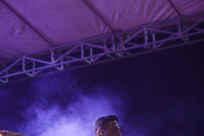 Menciptakan Musik Bersama: Pengalaman Kolaborasi Sal Priadi dengan Rekan Musisi