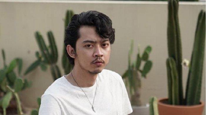 Pamungkas dalam Konser: Pengalaman Intim dan Penuh Emosi