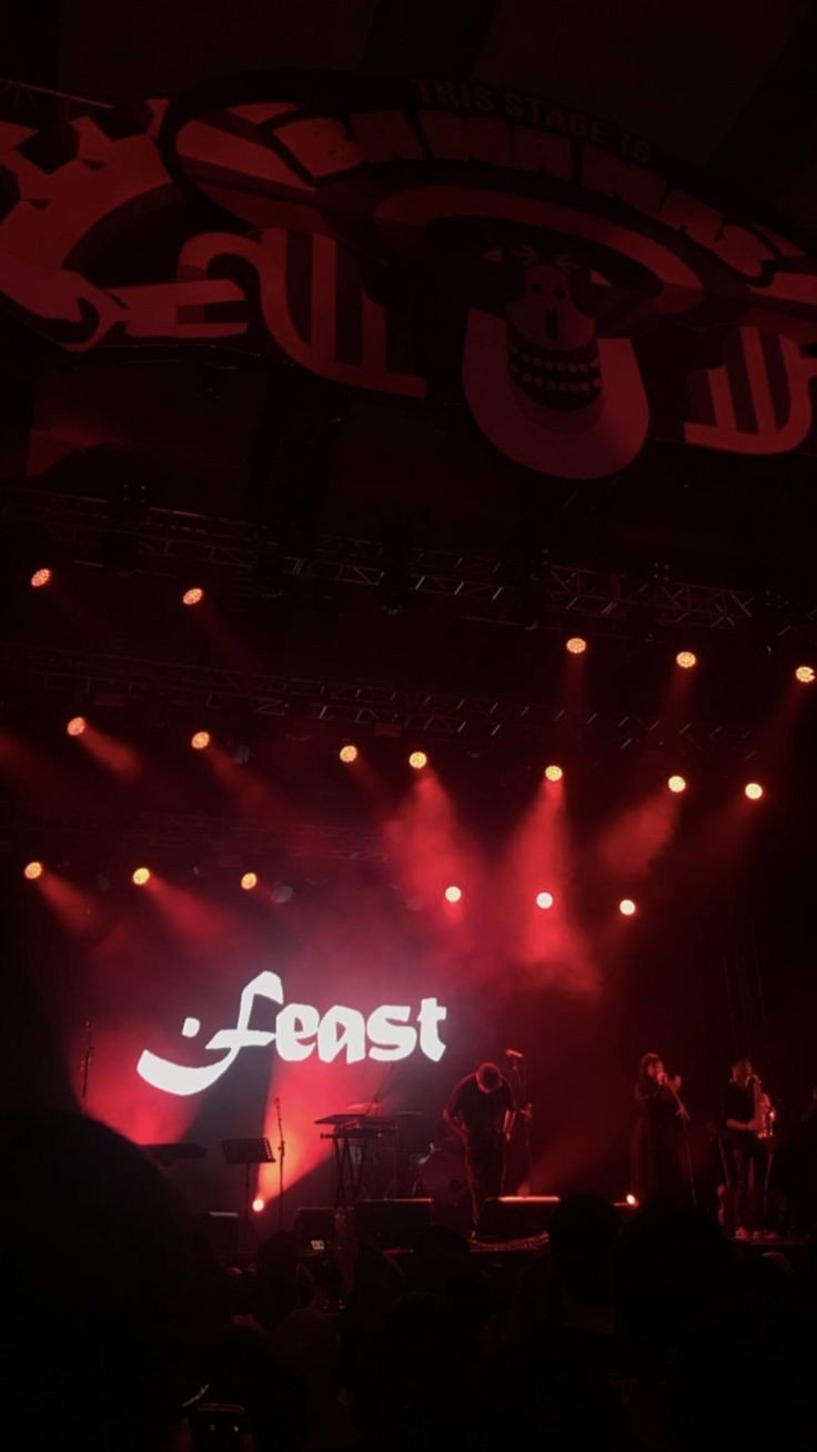 Narasi Kemarahan yang Tertata Rapi dalam Lagu-Lagu .Feast