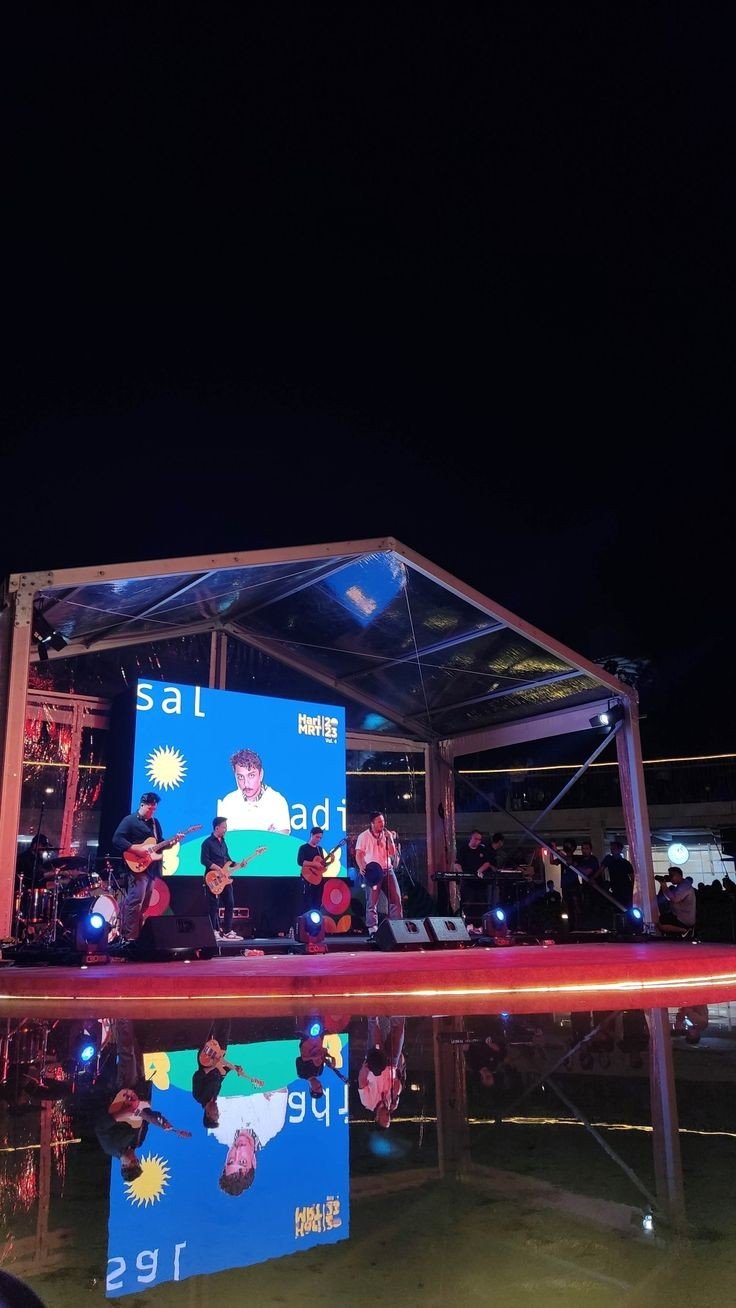 Kolaborasi-Kolaborasi Menarik Sal Priadi yang Mewarnai Karier Musiknya