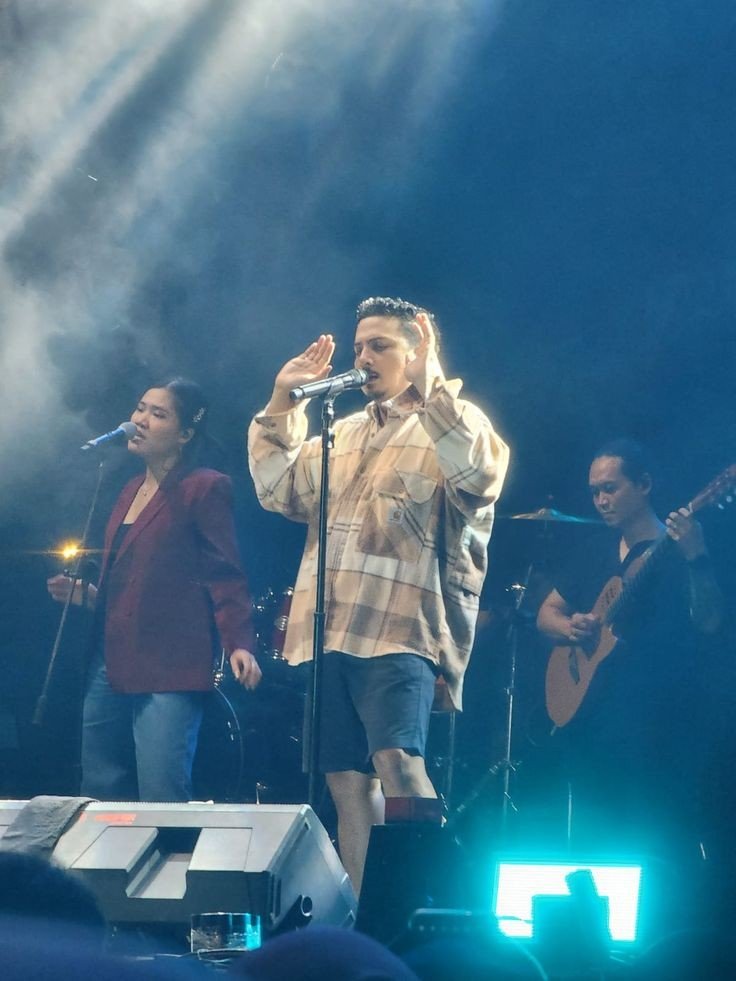 5 Baris Lirik Paling Berkesan dalam Lagu-Lagu Sal Priadi