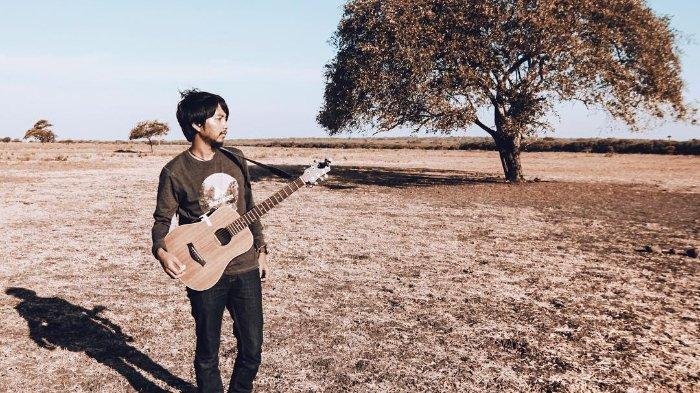 Soundtrack Hidup: Ketika Lagu Fiersa Besari Menjadi Cermin Emosi Pendengarnya